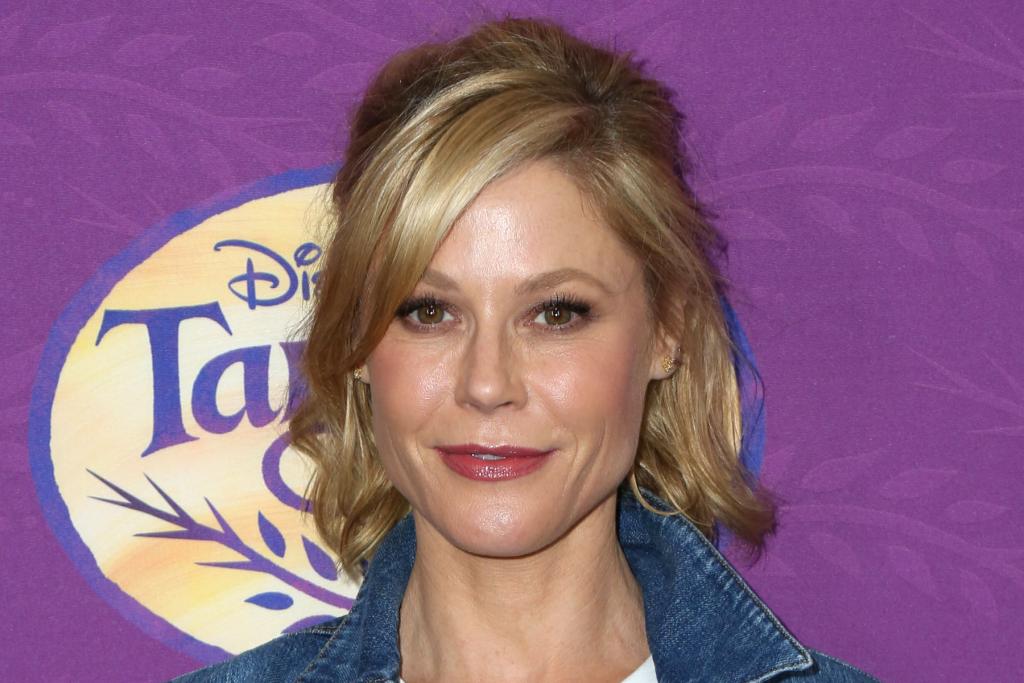 Julie Bowen and plastic surgeries - plasticsurgerypro.info