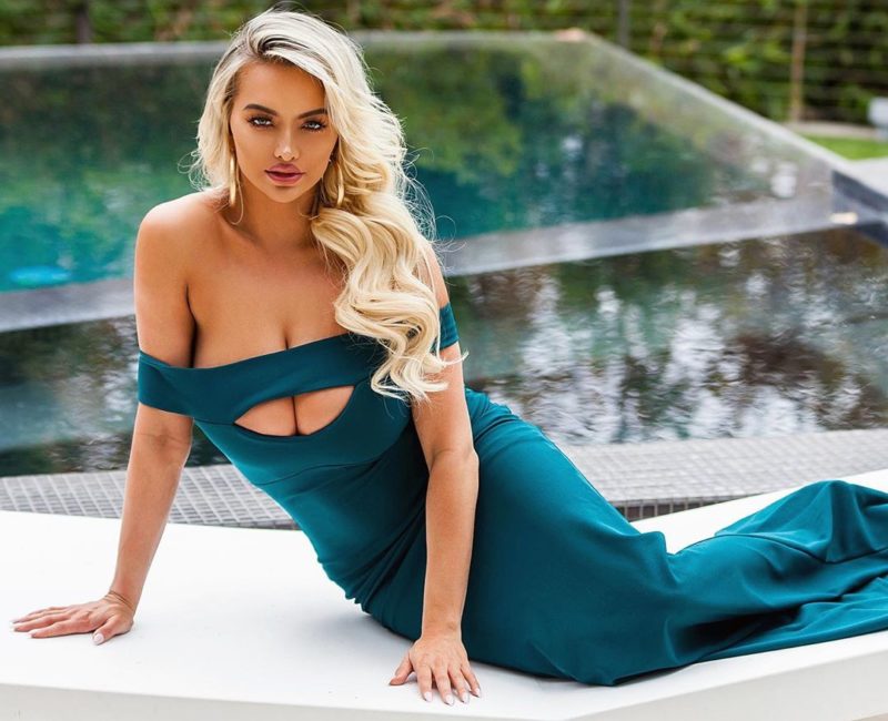 An image of Lindsey Pelas